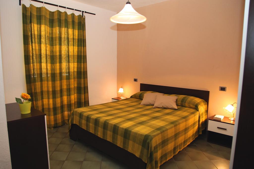 La Contessa Aparthotel Santa Teresa Gallura Phòng bức ảnh
