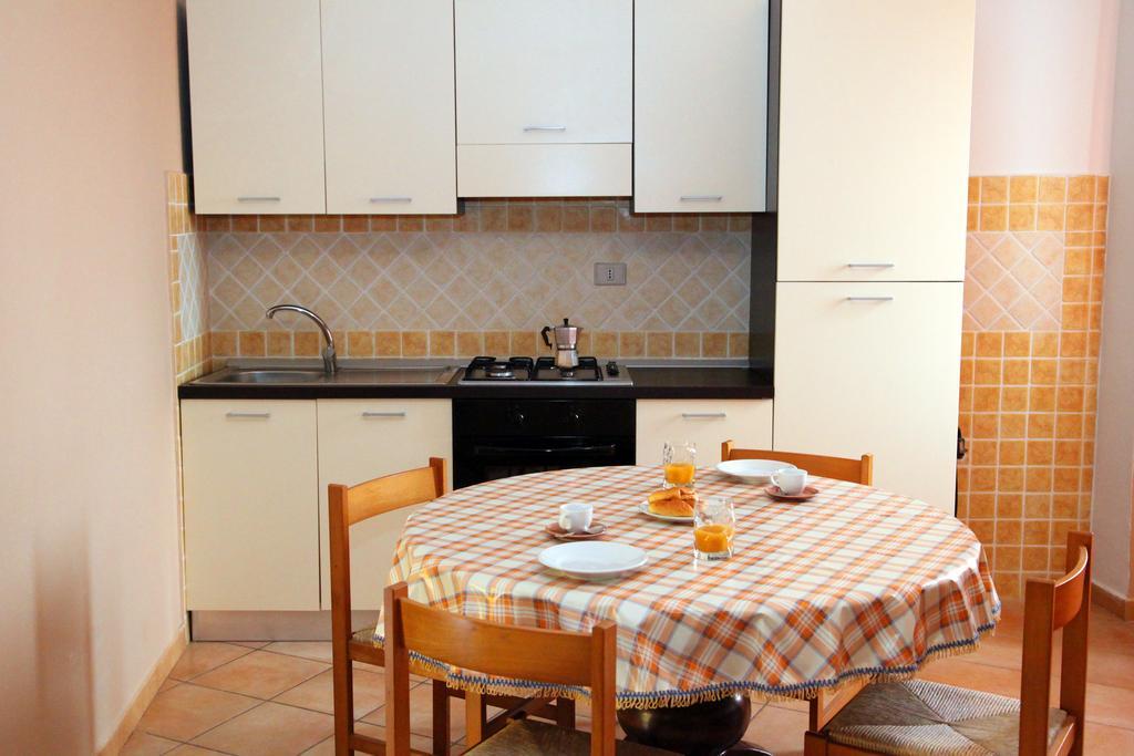La Contessa Aparthotel Santa Teresa Gallura Phòng bức ảnh
